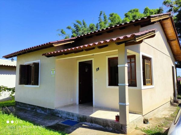 LINDA CASA NOS COQUEIROS