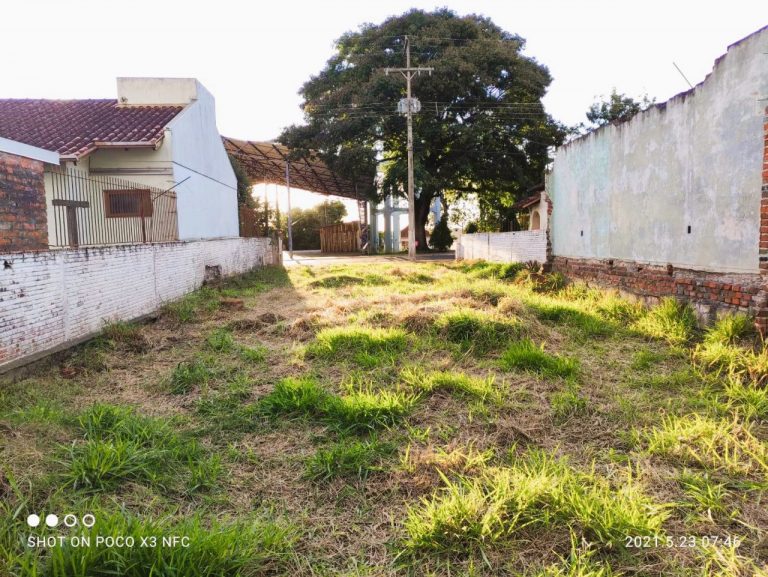 LINDO TERRENO NA QUADRA DA LAGOA ARMÊNIA