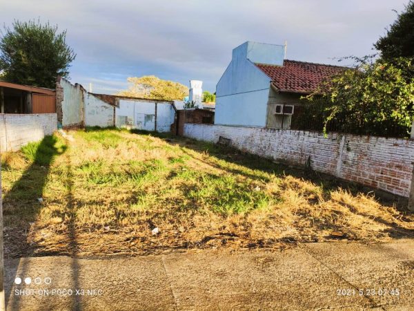 LINDO TERRENO NA QUADRA DA LAGOA ARMÊNIA