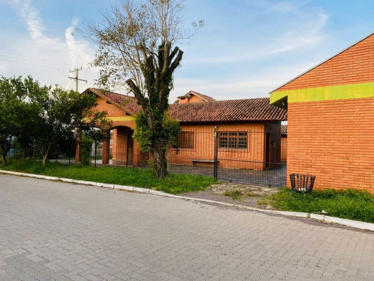 Linda casa – Venda – Colônia 20