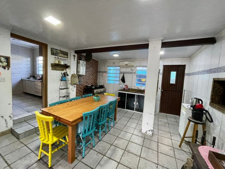 Taquari – RS VENDA  Excelente imóvel no Bairro Praia na cidade de Taquari!