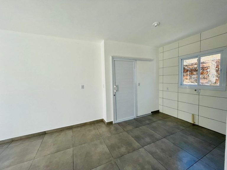 BAIXOU!!!! OPORTUNIDADE DE CASA NOVINHA EM BAIRRO NOBRE NA CIDADE!!!