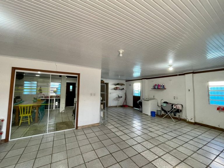 Taquari – RS VENDA  Excelente imóvel no Bairro Praia na cidade de Taquari!