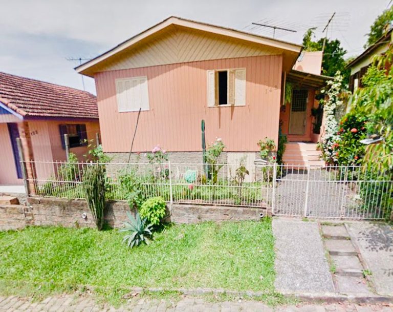 Linda casa Mista no Bairro Olaria