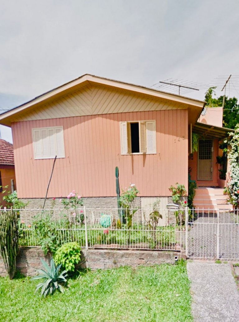 Linda casa Mista no Bairro Olaria