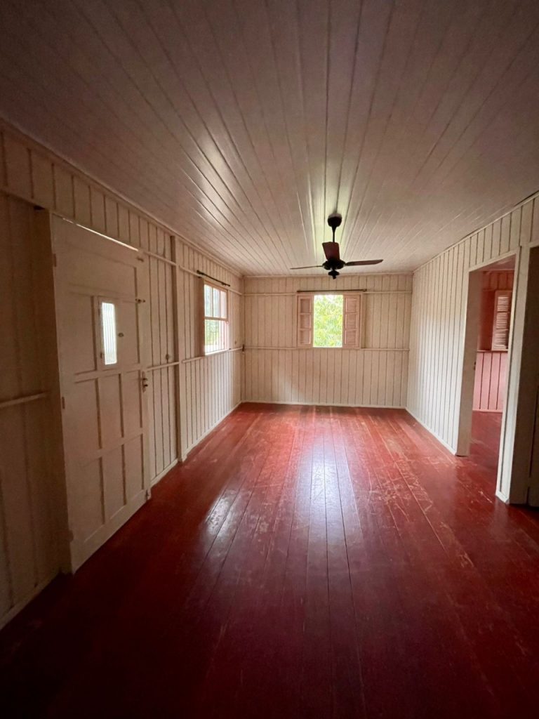 Linda casa Mista no Bairro Olaria
