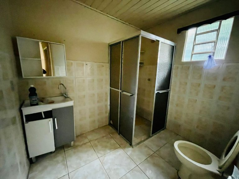 Linda casa Mista no Bairro Olaria