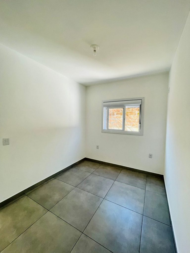 BAIXOU!!!! OPORTUNIDADE DE CASA NOVINHA EM BAIRRO NOBRE NA CIDADE!!!