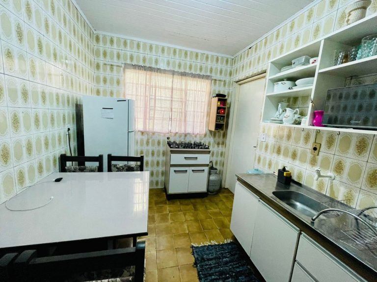 Linda casa pertinho da Lagoa