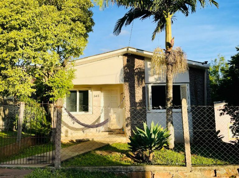 Linda casa pertinho da Lagoa