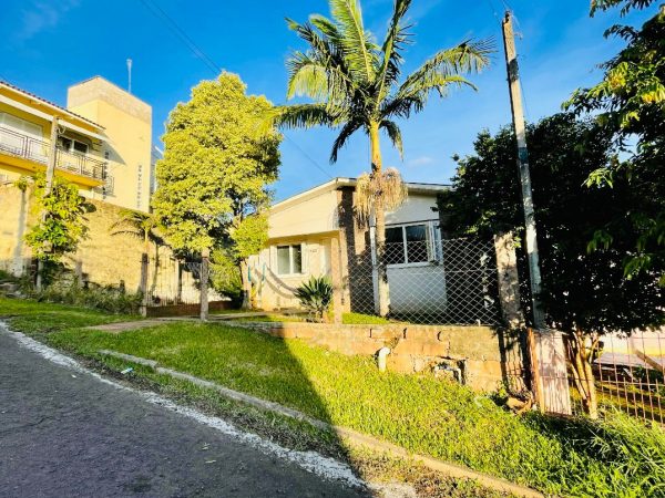 Linda casa pertinho da Lagoa