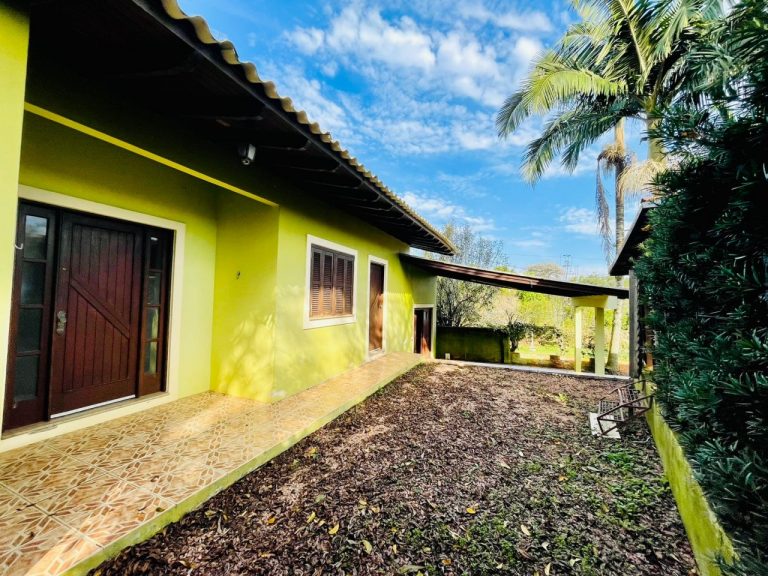 Ótima casa na Colônia 20