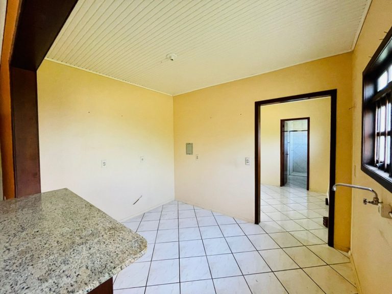 Ótima casa na Colônia 20
