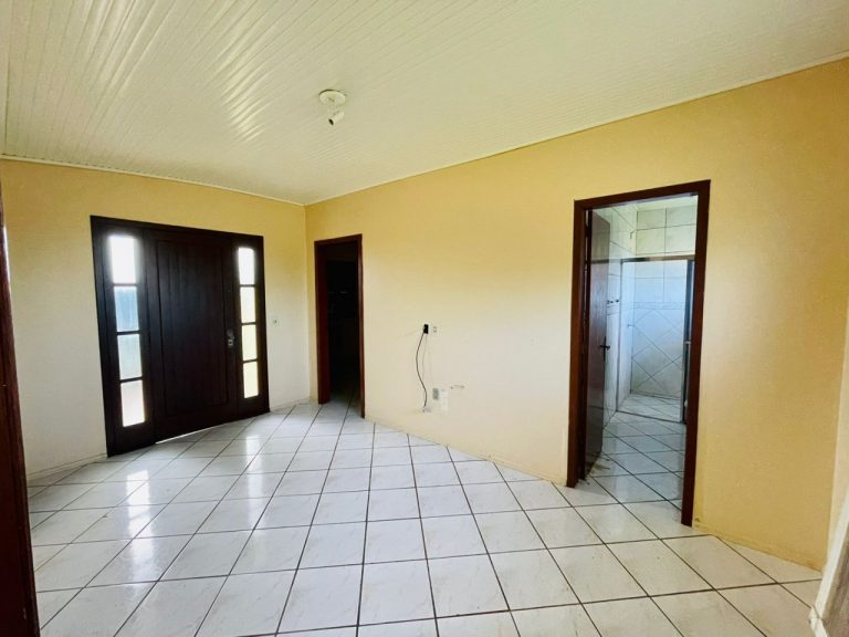Ótima casa na Colônia 20