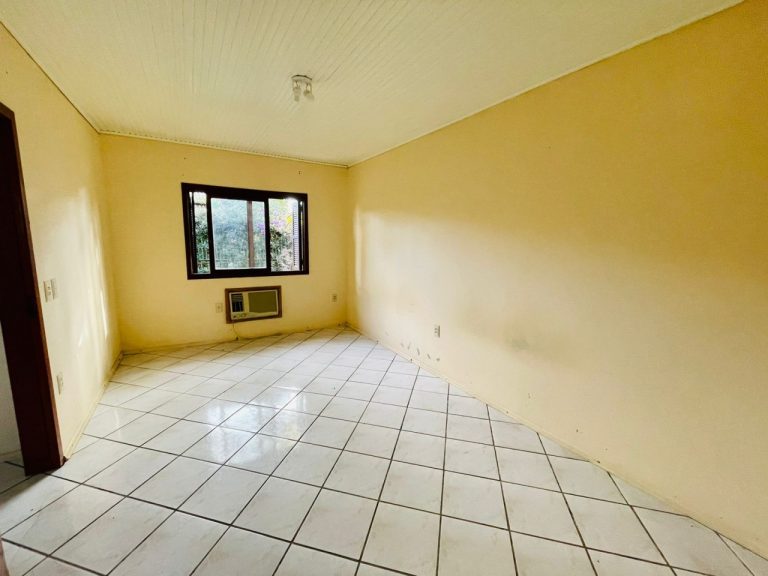 Ótima casa na Colônia 20