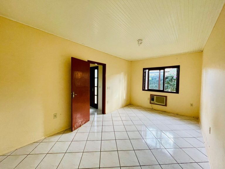 Ótima casa na Colônia 20