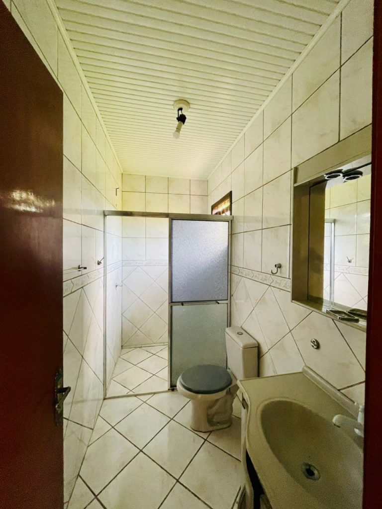 Ótima casa na Colônia 20