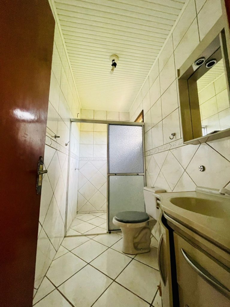 Ótima casa na Colônia 20