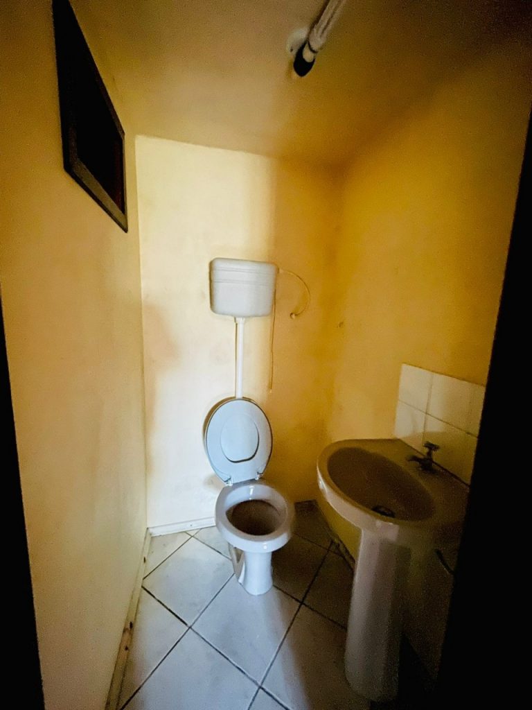 Ótima casa na Colônia 20