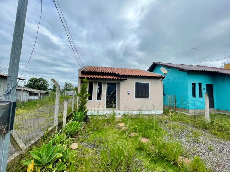 Linda casa na Colônia 20