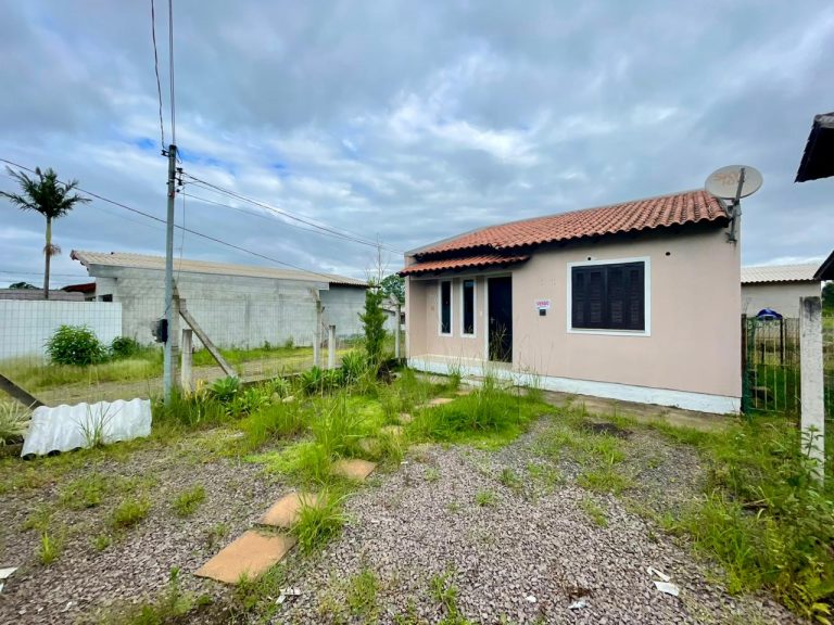 Linda casa na Colônia 20