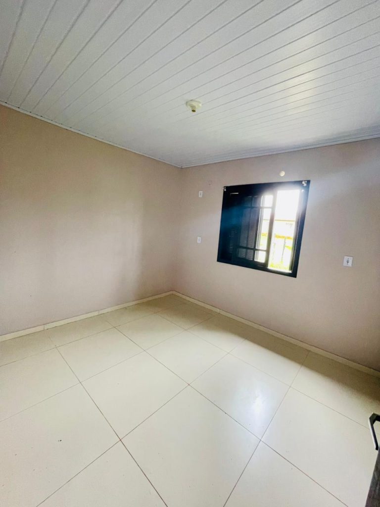 Linda casa na Colônia 20