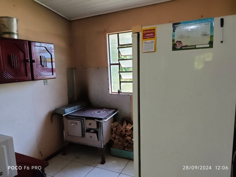 Amplo terreno com casa mista 3 dormitórios em Taquari RS