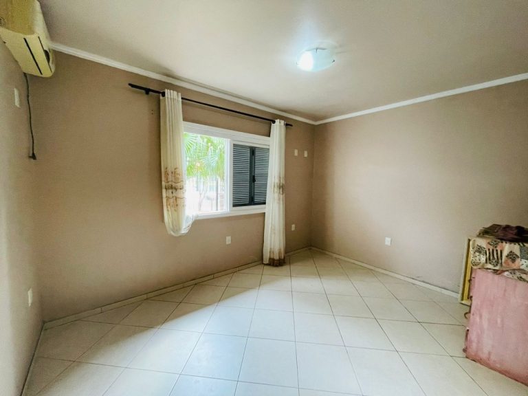 Adoravel imóvel com 3 dormitórios nos Coqueiros