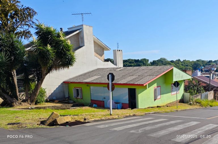 Bela casa no Centro de Taquari RS