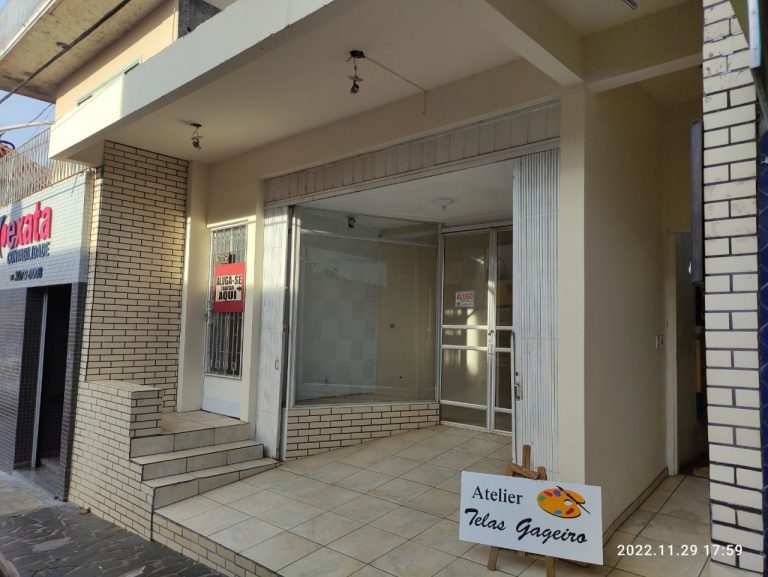 Espaçosa sala comercial no Centro em Taquari RS