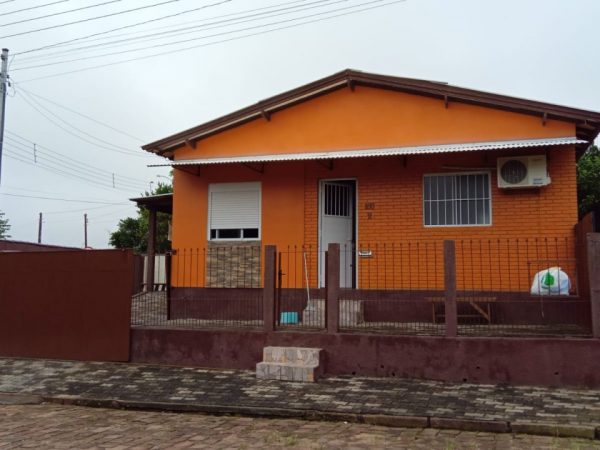 Excelente imóvel na Colônia 20