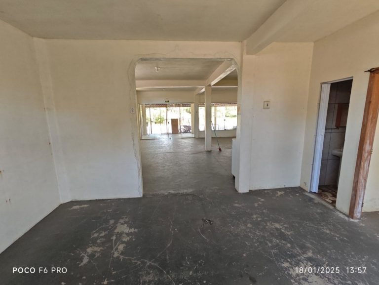 Prédio comercial no bairro praia