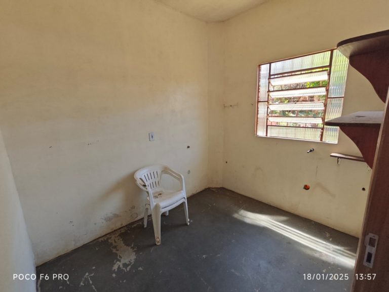 Prédio comercial no bairro praia