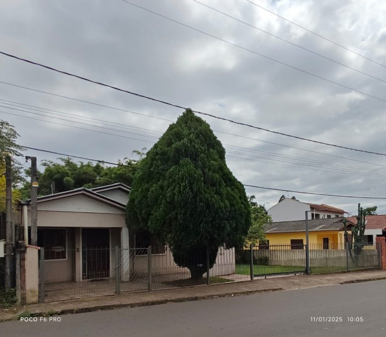 Belo e amplo imóvel com piscina
