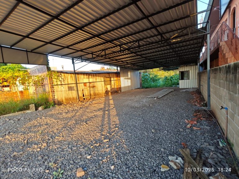 Área comercial, ideal para revenda/garagem/lavagem de automóveis