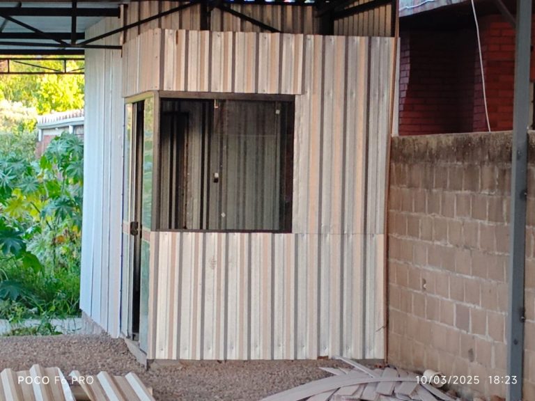 Área comercial, ideal para revenda/garagem/lavagem de automóveis