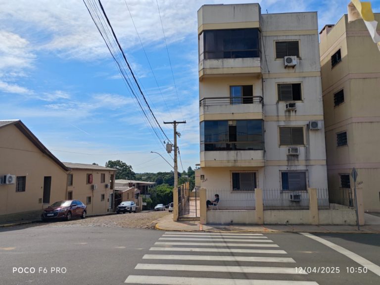 Vendo apto no Centro de Taquari RS