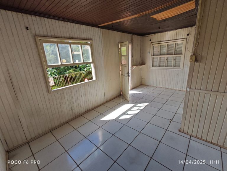 Adorável casa na rua Brigadeiro Albino Taquari RS