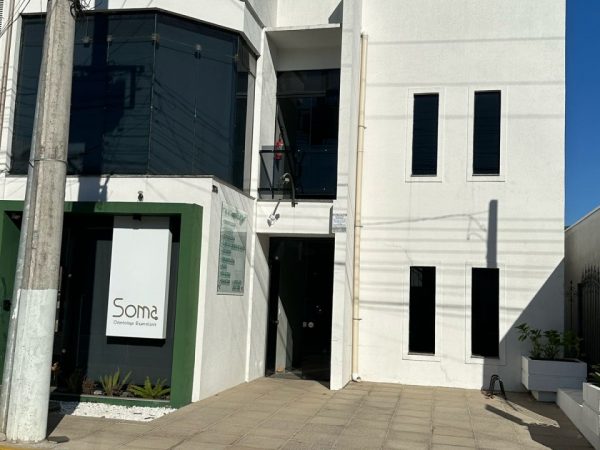 Sala comercial na rua Osvaldo Aranha