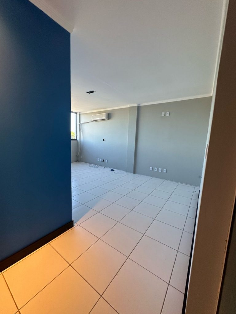 Sala comercial na rua Osvaldo Aranha