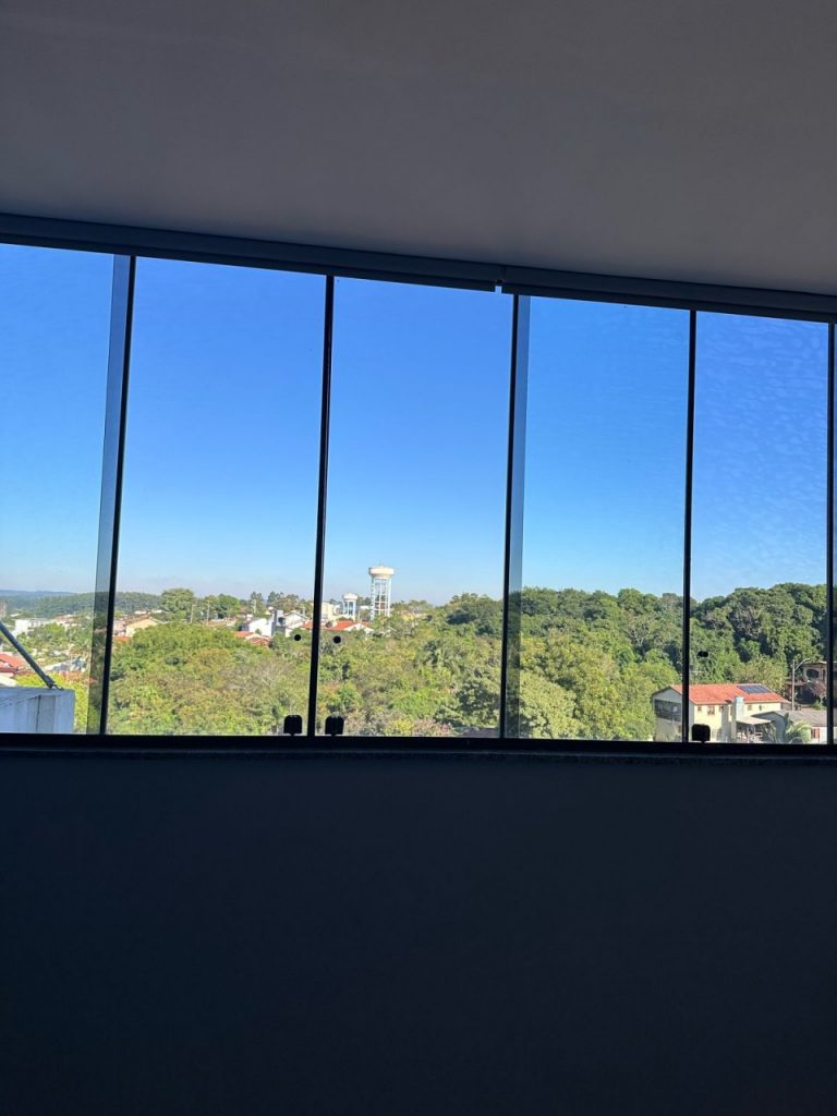 Sala comercial na rua Osvaldo Aranha