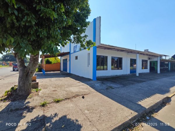 Ótimo imóvel comercial no Parque do meio