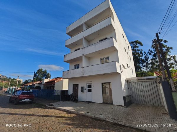 Apto térreo 2 dormitórios em Parque da Pedreira