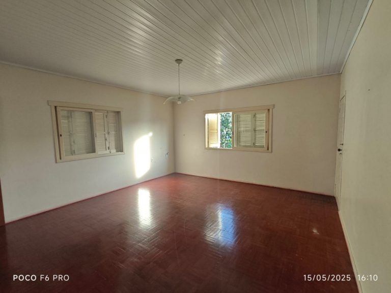 Apto 2 dormitórios no segundo piso