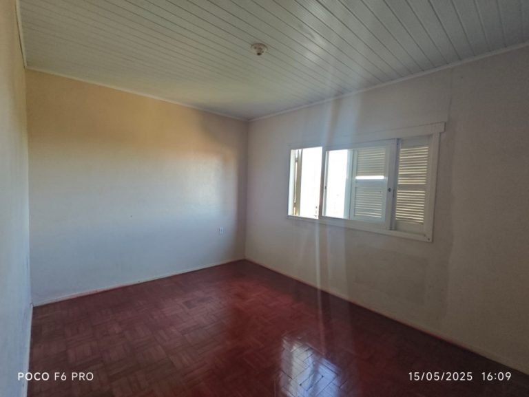 Apto 2 dormitórios no segundo piso