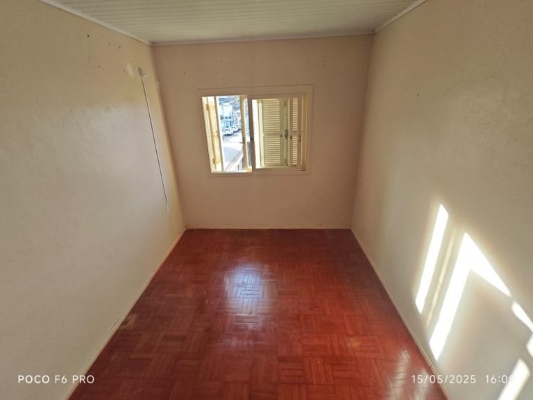 Apto 2 dormitórios no segundo piso