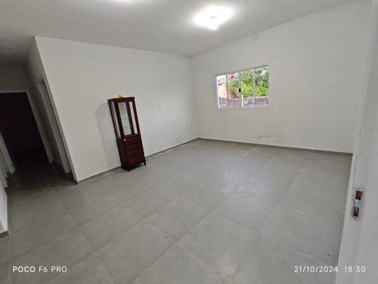 Casa 3 dormitórios bairro Olaria