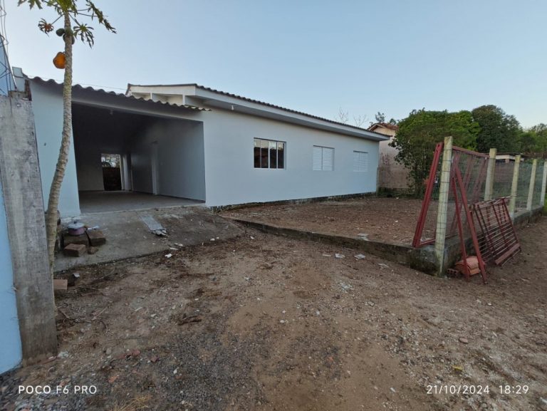 Casa 3 dormitórios bairro Olaria