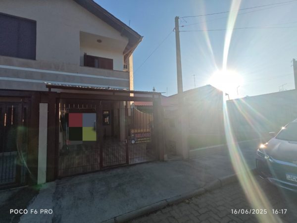 Belo imóvel conjugado duplex em Taquari RS