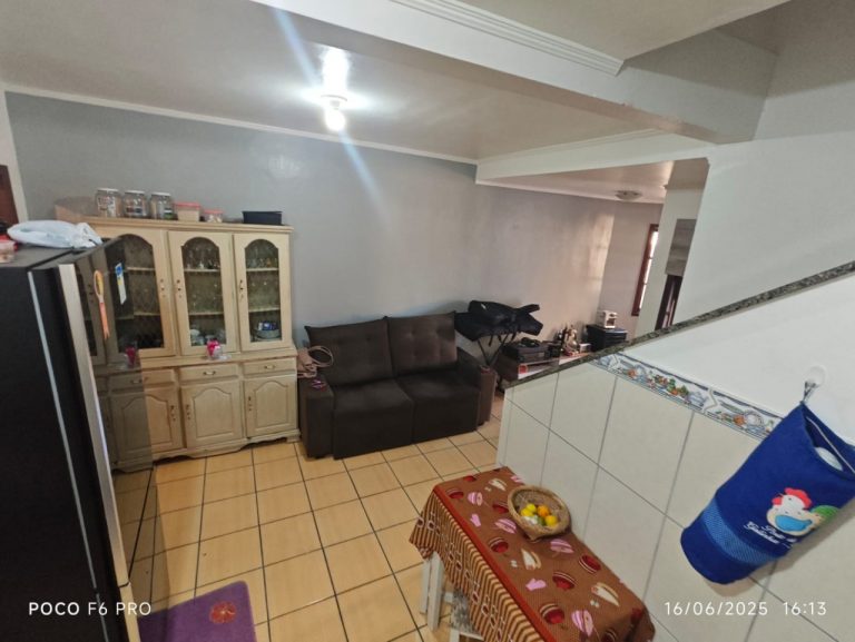 Belo imóvel conjugado duplex em Taquari RS